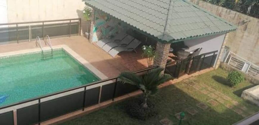 A VENDRE VILLA DUPLEX AVEC PISCINE 1000.M2 A ABIDJAN MALL BONOUMIN