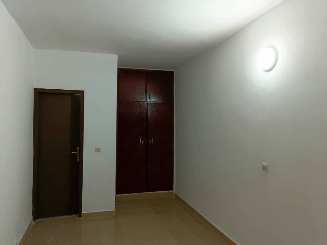 Maison basse 4 pièces à louer – Cité Les Figuiers, Cocody