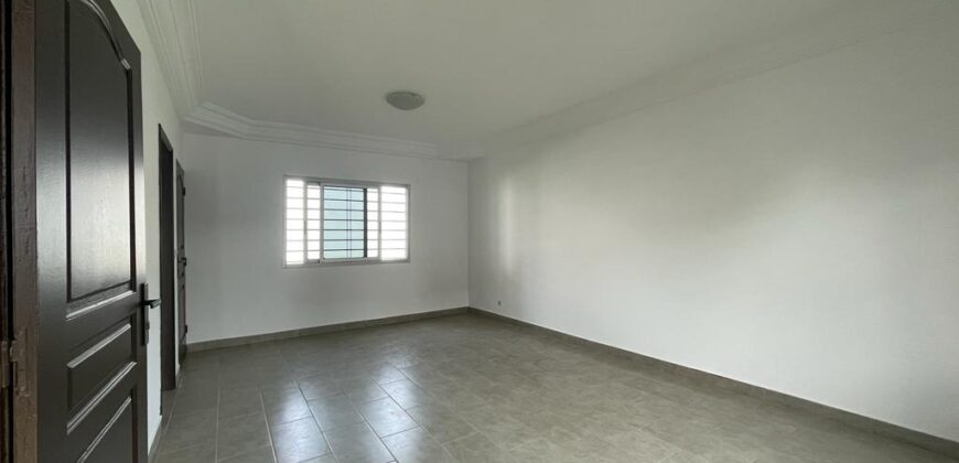Maison basse 4 pièces à louer – Cité Les Figuiers, Cocody