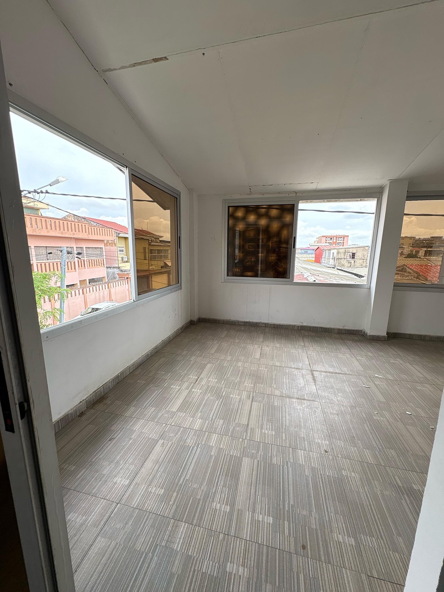 Villa triplex à louer – Riviera Palmeraie, Cocody