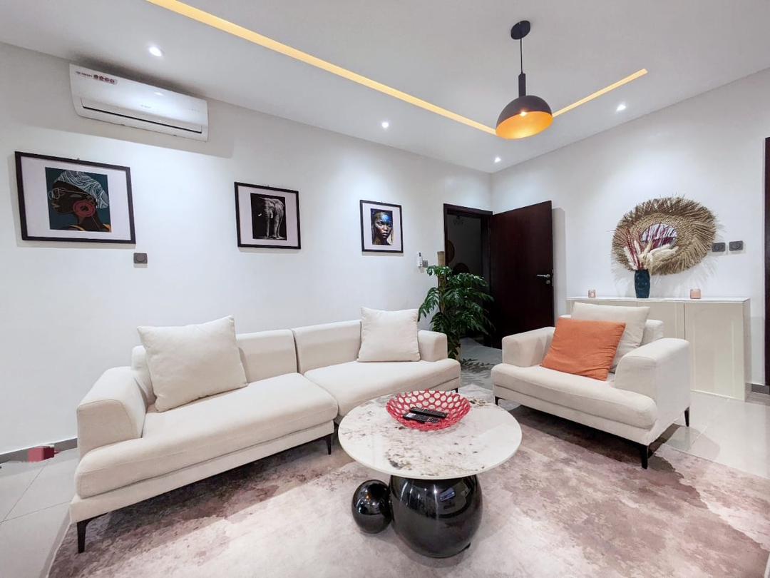Appartement meublé 3 pièces près du CHU – Angré, Cocody