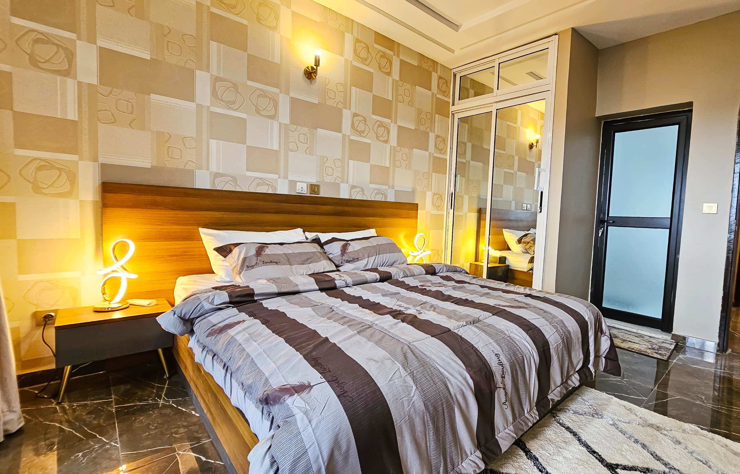 Appartement 3 pièces meublé à louer – Angré, Cocody