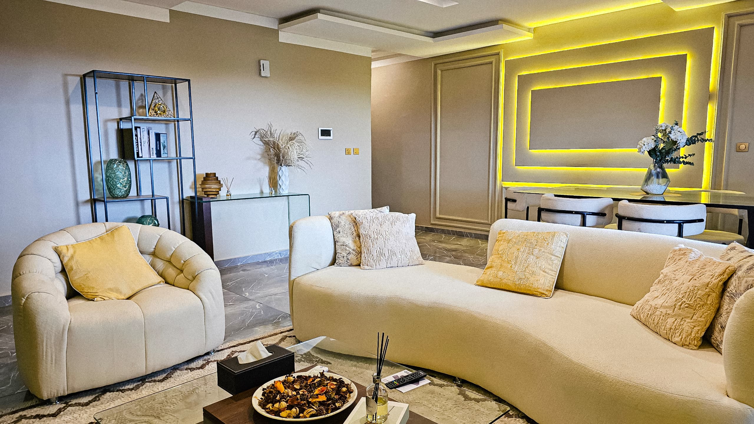 Appartement 3 pièces meublé à louer – Angré, Cocody