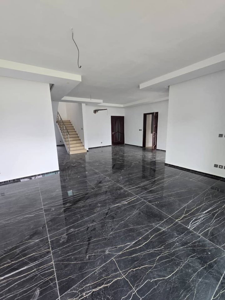 À VENDRE | DIX VILLA F6 AVEC PISCINE | BINGERVILLE MERE – ENFANT