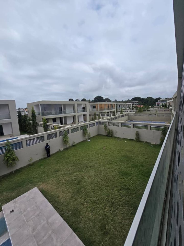 À VENDRE | DIX VILLA F6 AVEC PISCINE | BINGERVILLE MERE – ENFANT