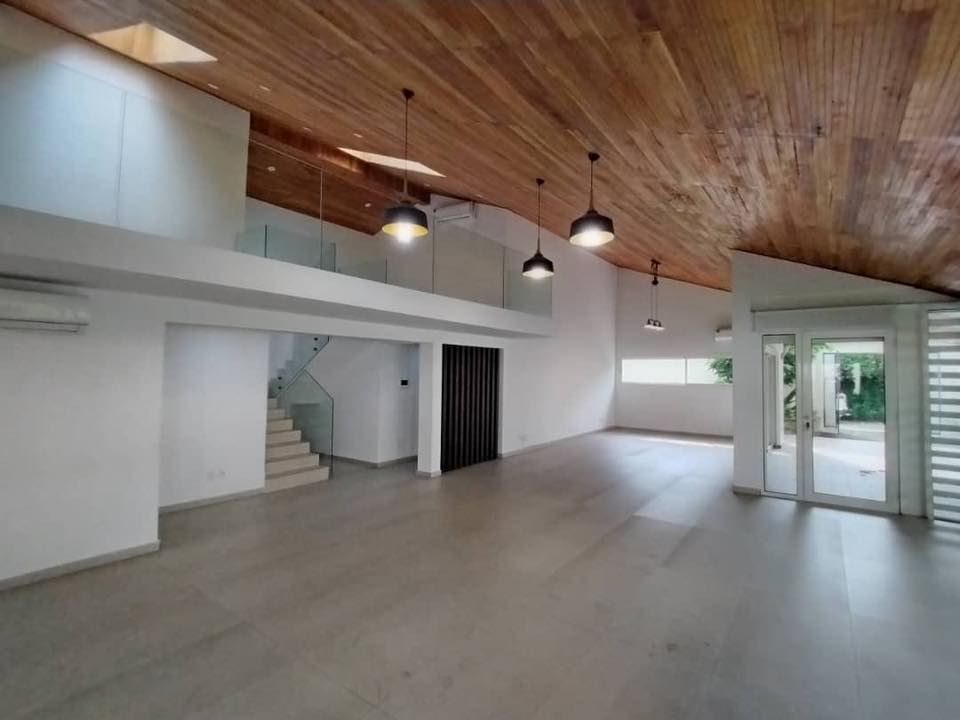 A LOUER | VILLA BASSE F7 | COCODY RIVIERA III