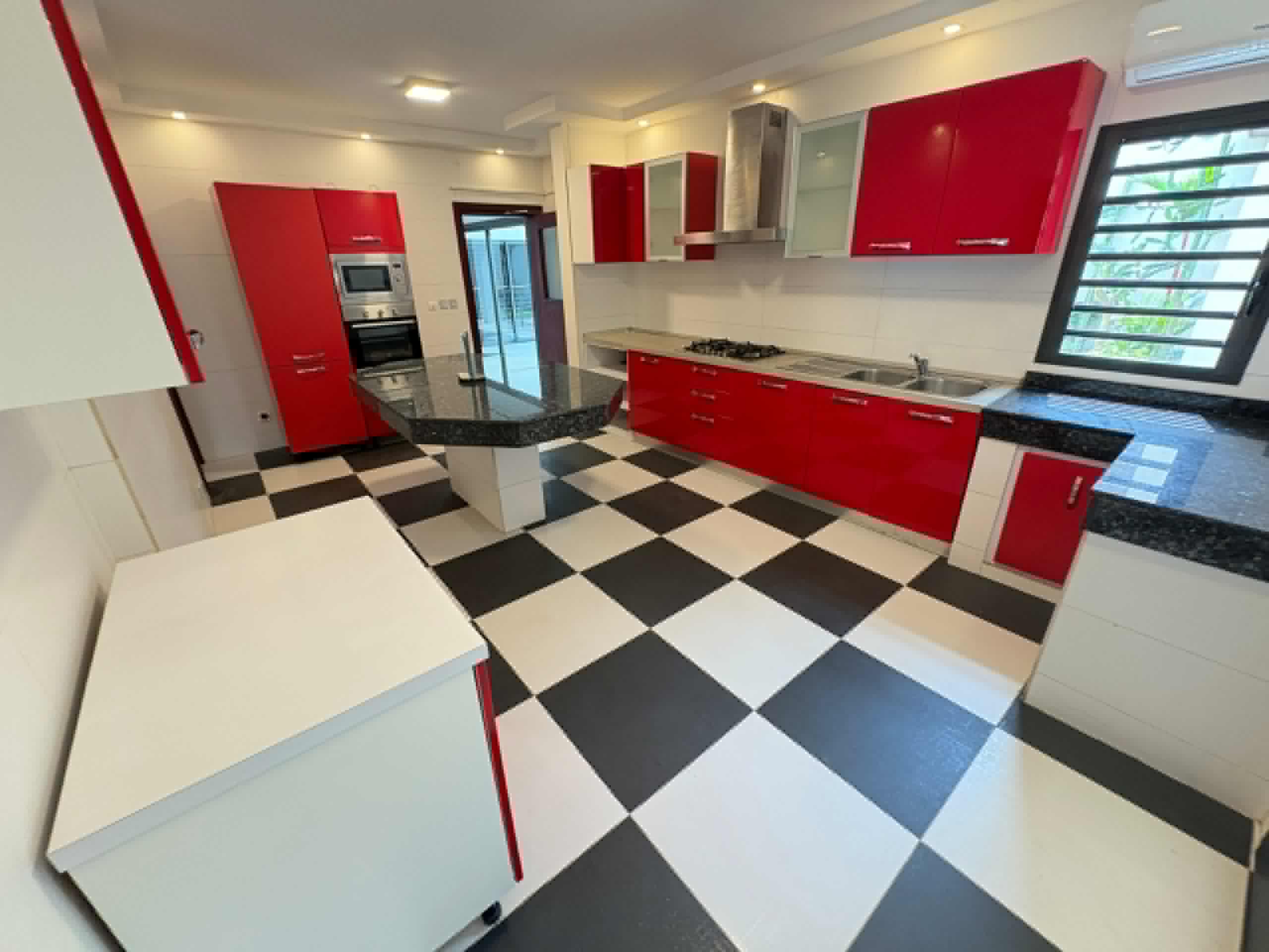Villa duplex F6 à louer – Riviera 3 Cité Synacasy, Cocody