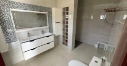 Villa duplex F6 à louer – Riviera 3 Cité Synacasy, Cocody
