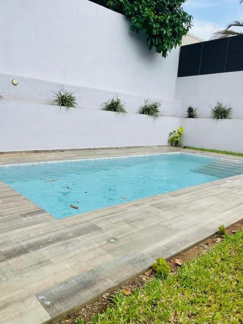 Duplex de standing F5 avec piscine à louer – 2 Plateaux, Cocody