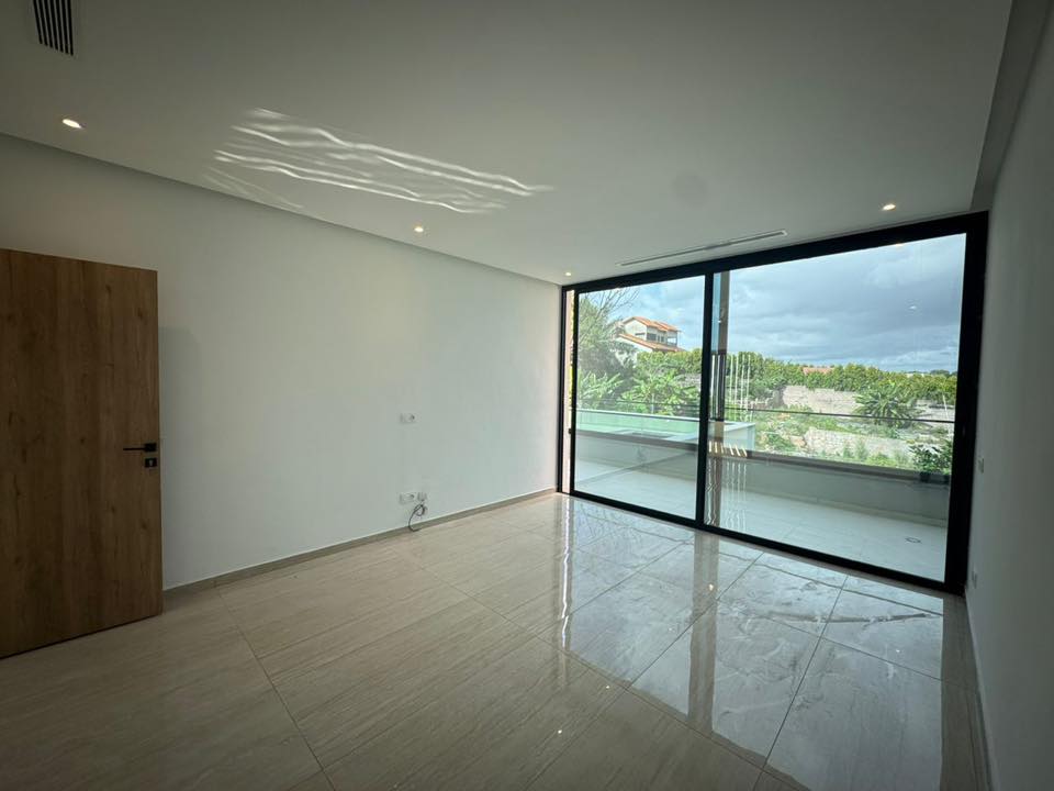 Duplex F6 haut standing avec piscine à louer – Vallon, Cocody