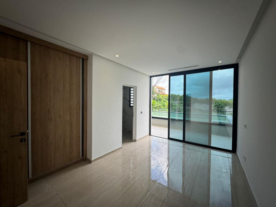 Duplex F6 haut standing avec piscine à louer – Vallon, Cocody