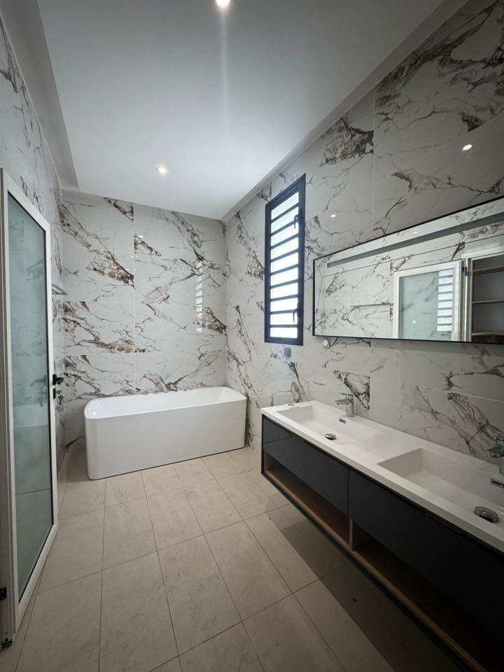 Duplex F6 haut standing avec piscine à louer – Vallon, Cocody