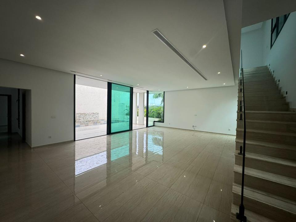 Duplex F6 haut standing avec piscine à louer – Vallon, Cocody