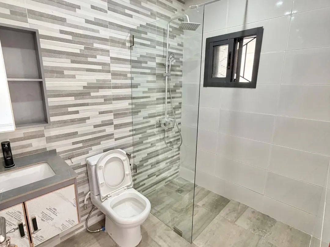 Villa plein pied F4 avec piscine à louer – Cité Laurier, Cocody