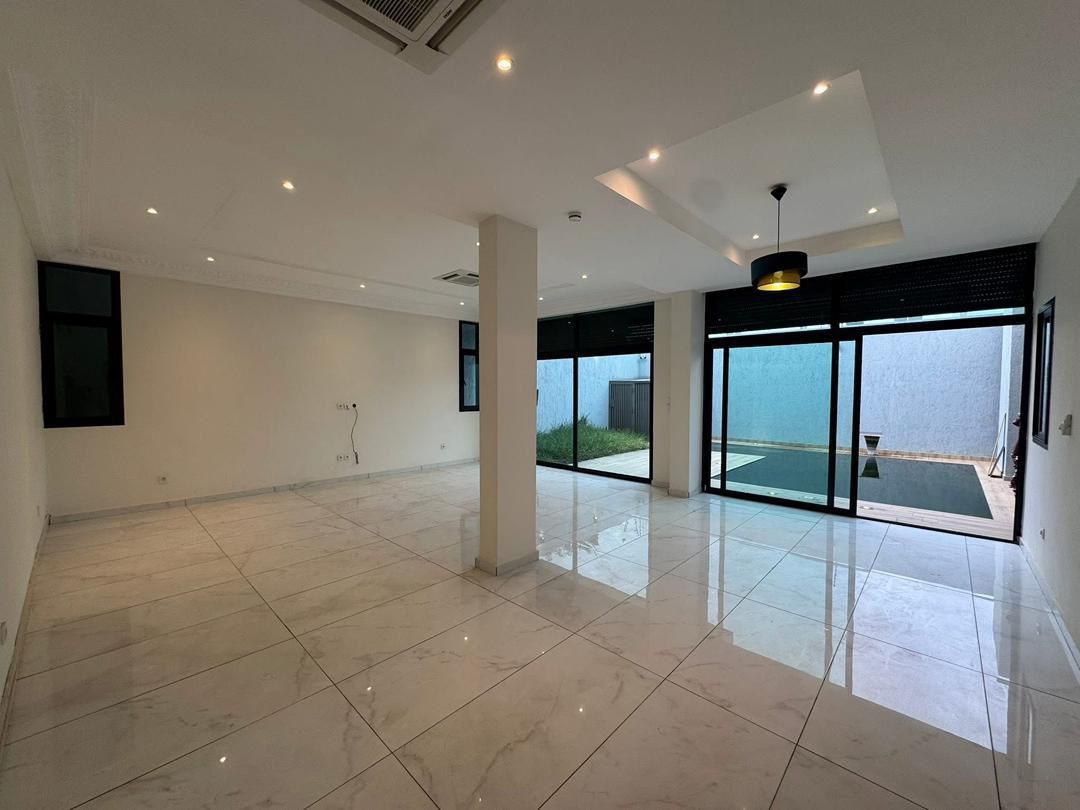 Duplex F7 avec piscine à louer – Riviera M&rsquo;badon, Cocody