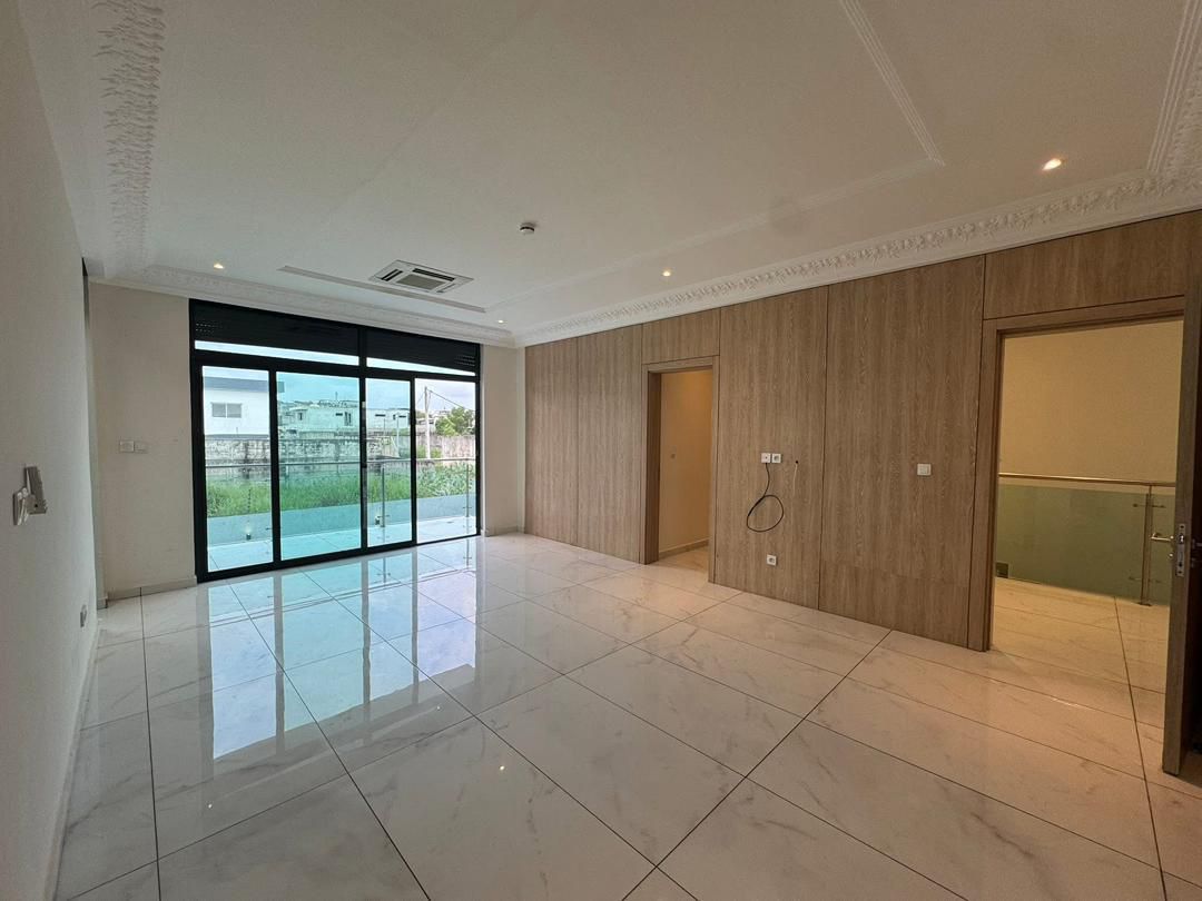 Duplex F7 avec piscine à louer – Riviera M&rsquo;badon, Cocody