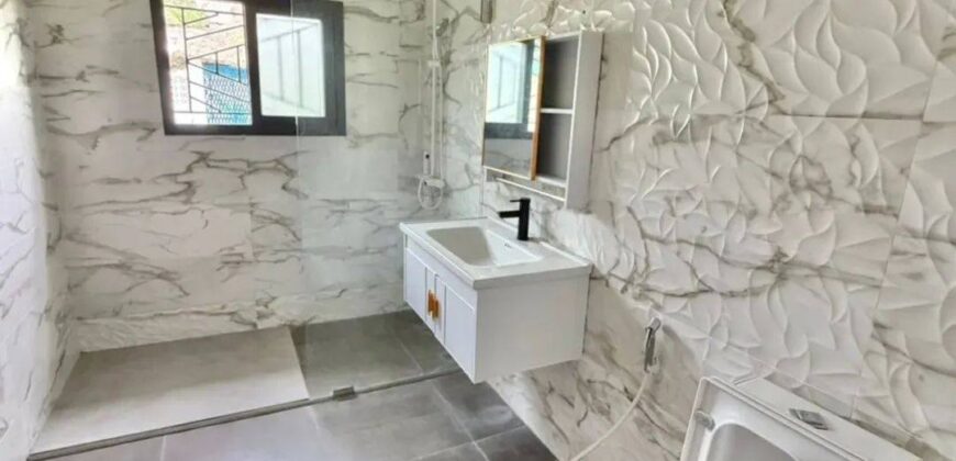 Villa plein pied F4 avec piscine à louer – Cité Laurier, Cocody