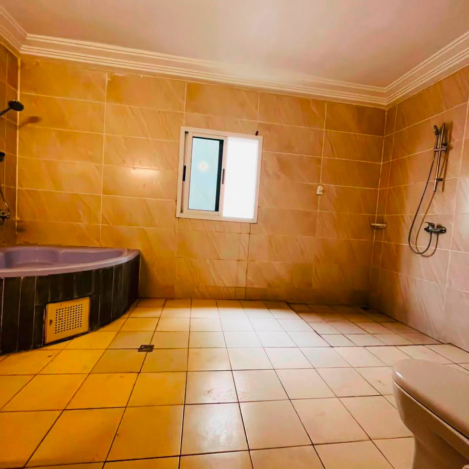 Duplex F15 à louer pour bureaux – Riviera Golf 1, Cocody
