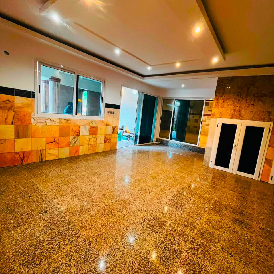 Duplex F15 à louer pour bureaux – Riviera Golf 1, Cocody