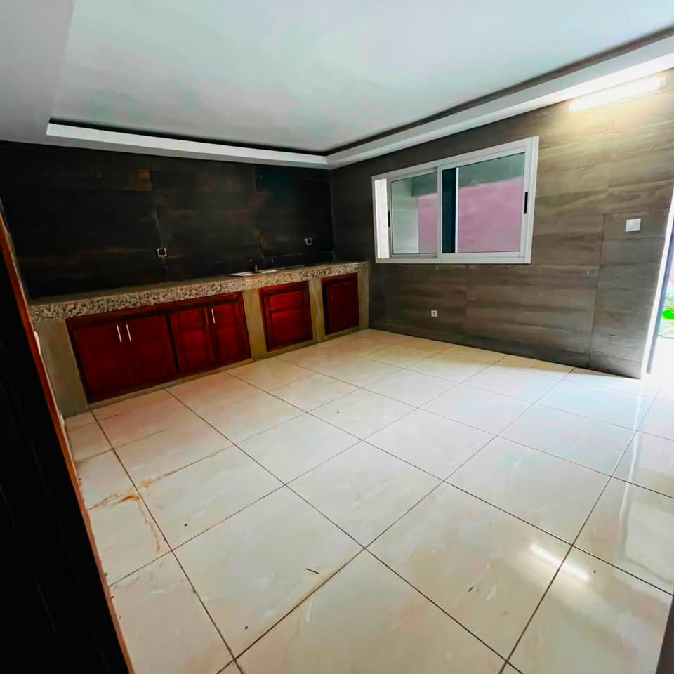 Duplex F15 à louer pour bureaux – Riviera Golf 1, Cocody