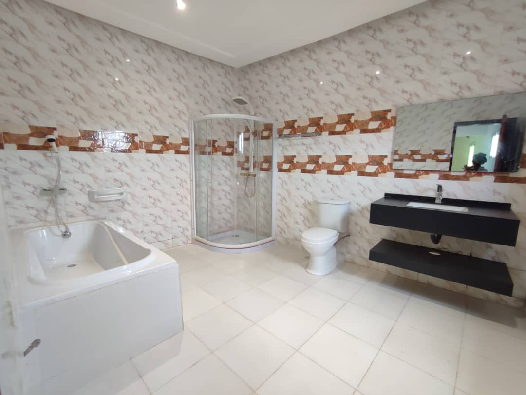 Villa duplex 5 pièces à louer – Angré Cité SIR, Cocody