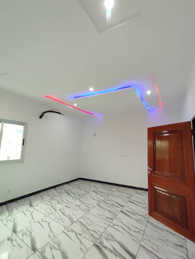 Villa duplex 5 pièces à louer – Angré Cité SIR, Cocody
