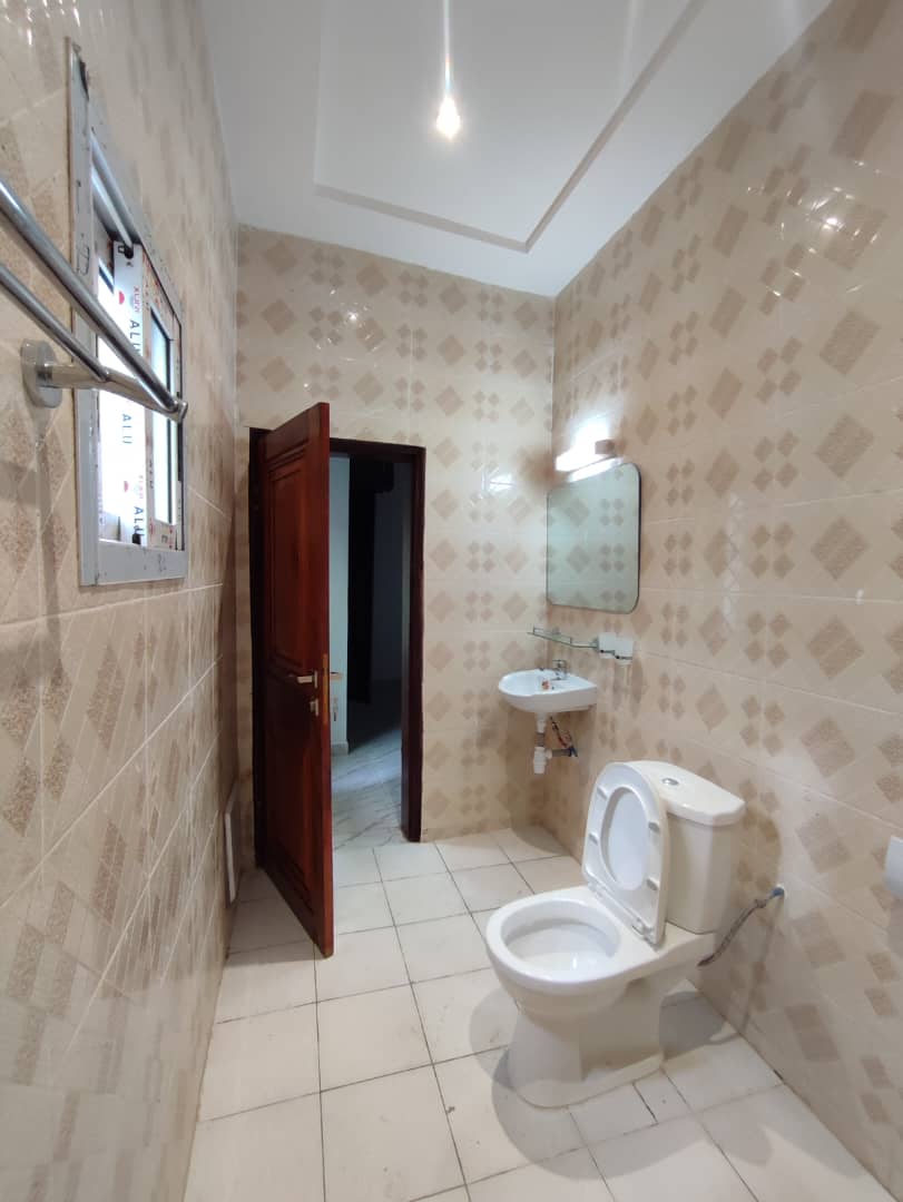 Villa duplex 5 pièces à louer – Angré Cité SIR, Cocody