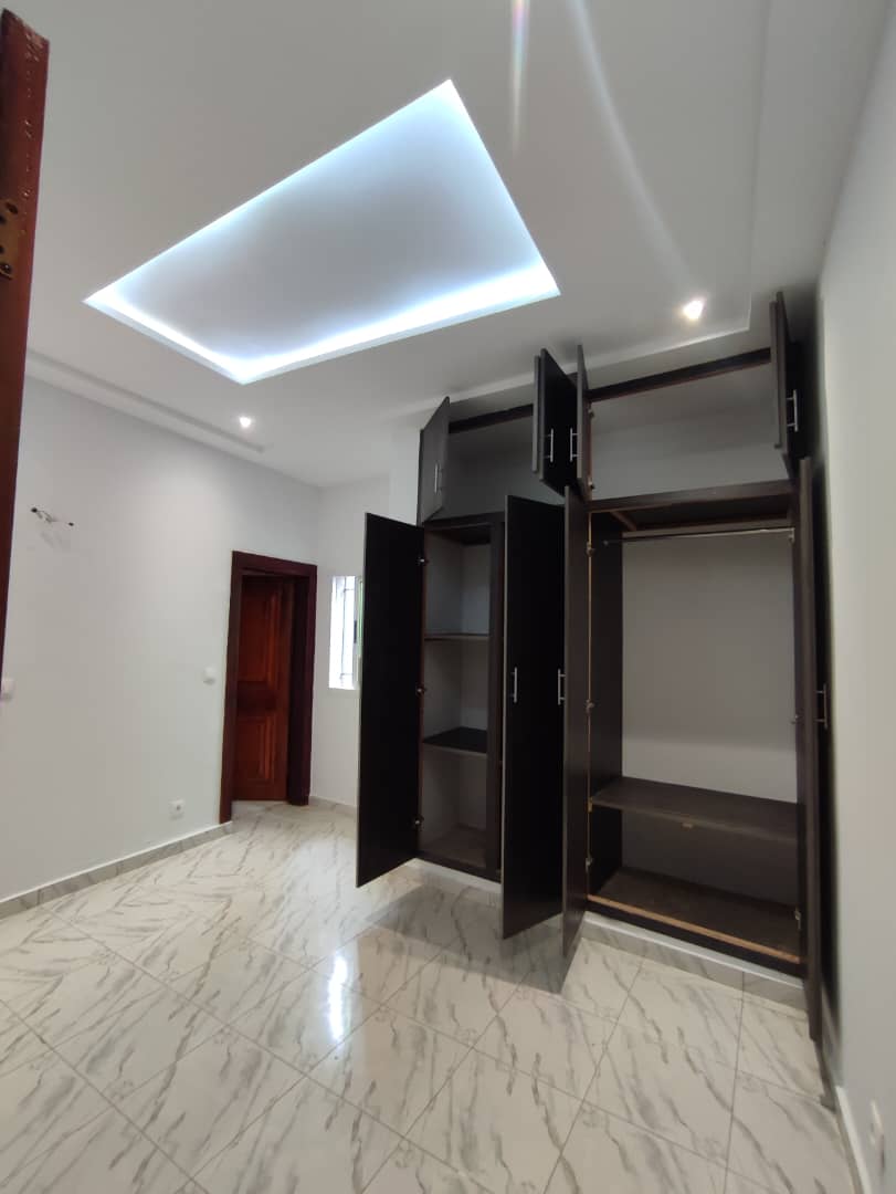 Villa duplex 5 pièces à louer – Angré Cité SIR, Cocody