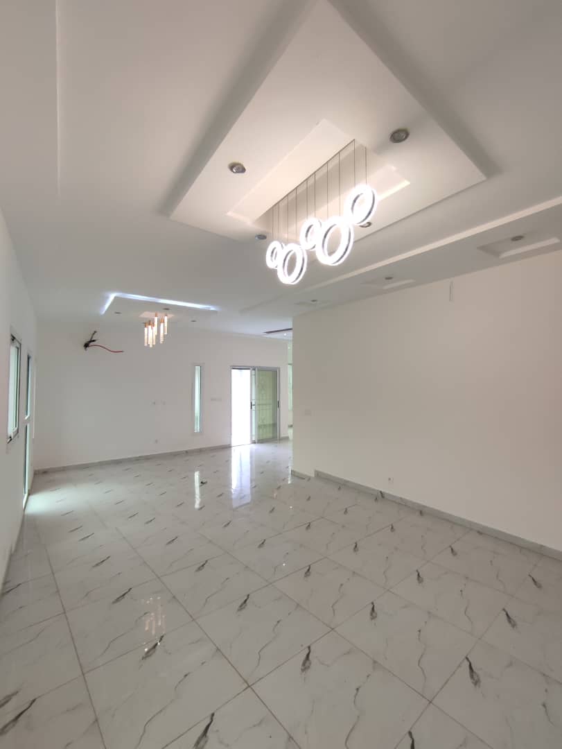 Villa duplex 5 pièces à louer – Angré Cité SIR, Cocody