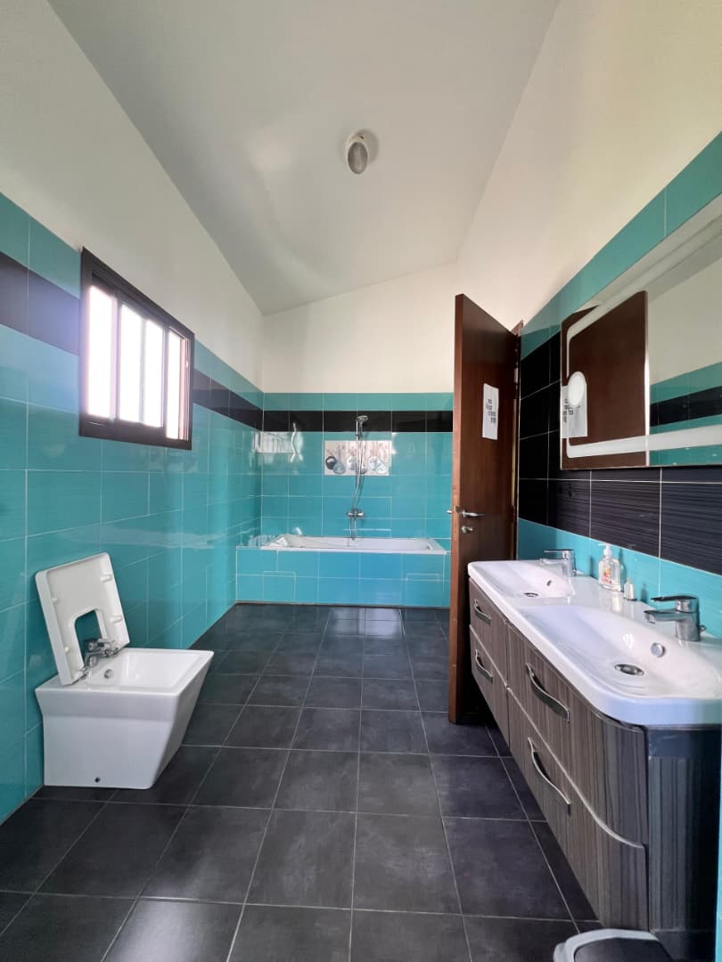 Duplex F6 4 ch à louer – Riviera Golf, Cocody