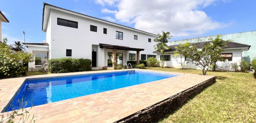 Duplex F6 4 ch à louer – Riviera Golf, Cocody